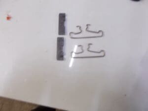 60749884 KIT RICAMBI PINZA FRENO ANTERIORE ALFA 33 E 33 I.E. NUOVO ORIGINALE