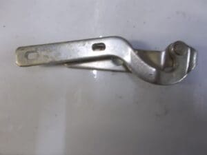 60502495 CERNIERA DESTRA PORTA VANO BAGAGLI ALFA 33 NUOVO ORIGINALE