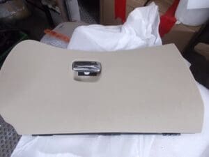 735292640 SPORTELLO CASSETTO PORTA OGGETTI BEIGE 147 GT NUOVO ORIGINALE