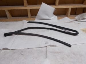 162007627700 GUARNIZIONE GUIDAVETRO ALFA 75 90 NUOVO ORIGINALE