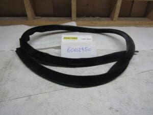 60612950 GUARNIZIONE INFERIORE PARABREZZA GTV SPIDER 916 NUOVO ORIGINALE