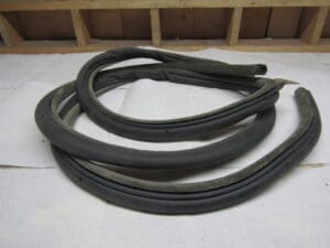 162027612801 GUARNIZIONE GIROPORTA GRIGIA VELLUTO ANTERIORE SN ALFA 75 90 NUOVO ORIGINALE