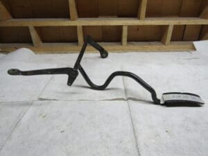 PEDALE ACCELLERATORE COMPLETO DI BOCCOLA E FERMA CAVO ALFETTA GT GTV NUOVO ORIGINALE