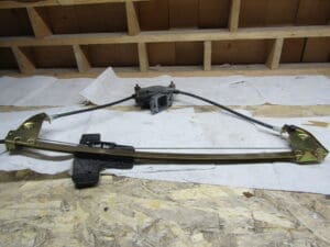 60573516 ALZAVETRI ANTERIORE DS ALFA 33 NUOVO ORIGINALE