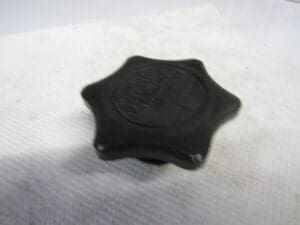 60507151 TAPPO INTRODUZIONE OLIO MOTORE PER ALFA 33  75  90  164 TD NUOVO ORIGINALE