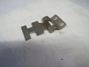 534228 CERNIERA CASSETTO PORTA OGGETTI COFANO ALFASUD ALFA 33 NUOVO ORIGINALE