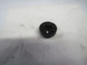 60507577 TAMPONE FISSAGGIO RADIATORE ACQUA  ALFA  SZ RZ 75 155 164 NUOVO ORIGINALE