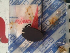 735290997 TAPPO PARAURTI ANTERIORE FIAT SEICENTO NUOVO ORIGINALE