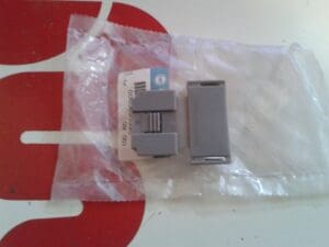 60695995 BLOCCHETTO PARABREZZA ALFA  147 GT NUOVO ORIGINALE