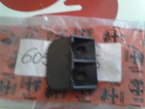 60505776 SCONTRINO FERMO PORTA BAULE ALFA 33 NUOVO ORIGINALE