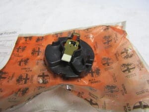 60749769 SPAZZOLA DISTRIBUTORE ROTANTE  ALFASUD ALFA 33 NUOVO ORIGINALE