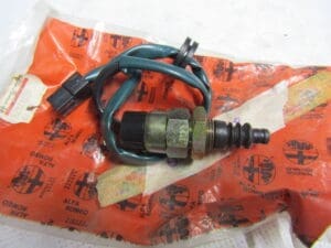 60747428 INTERRUTTORE CAMBIO ALFA 33 4×4 NUOVO ORIGINALE