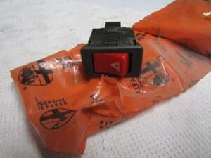 545613 INTERRUTTORE 4 FRECCE ALFA ARNA NUOVO ORIGINALE