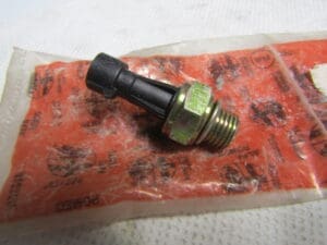 60808371 INTERRUTTORE SENSORE PRESSIONE OLIO ALFA 33  145 146 NUOVO ORIGINALE