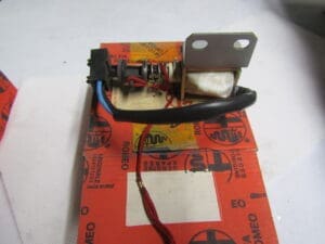 164004105700 MOTORINO ATTUATORE SPORTELLO SERBATOIO ALFA 164 NUOVO ORIGINALE