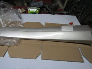 60547958 MODANATURA SOTTOPORTA POSTERIORE DX ALFA 33 COLOR ARGENTO NUOVO ORIGINALE