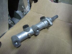 9944382 POMPA FRENI ALFA 164 NUOVO ORIGINALE