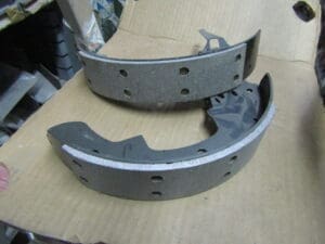 60750798 GANASCE FRENI POSTERIORI ALFA 33 NUOVO ORIGINALE