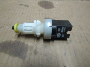 7627639 INTERRUTTORE LUCE FRENO ALFA 166 GTV SPIDER NUOVO ORIGINALE