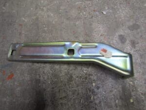 60527817 STAFFA DESTRA PARAURTI ANTERIORE ALFA 75 NUOVO ORIGINALE