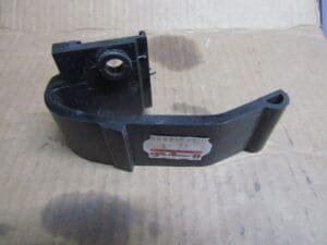 60805561 STAFFA SCATOLA FUSIBILI 145 146 155 GTV 916 NUOVO ORIGINALE