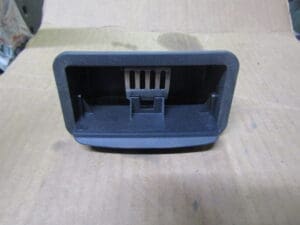 60538306   POSACENERE TUNNEL ALFA 33 NUOVO ORIGINALE