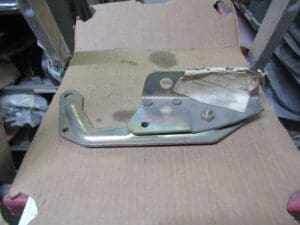 117015605190 CERNIERA DX BAULE ALFETTA NUOVO ORIGINALE