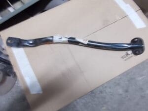 60566888 PUNTONE SCOCCA ANTERIORE DX ALFA 33 NUOVO ORIGINALE