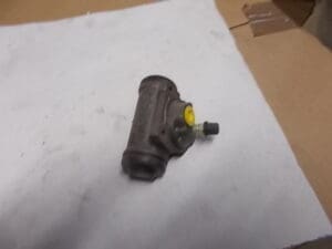 60809966 CILINDRO GANASCE POSTERIORI ALFA 145 146 NUOVO ORIGINALE