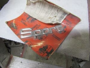 60505196 TARGHETTA SIGLA MODELLO POSTERIORE SPORT ALFA 33 NUOVO ORIGINALE