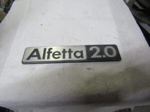 ALFETTA2.0  SIGLA MODELLO TARGHETTA ALFA ALFETTA 2.0 NUOVO ORIGINALE