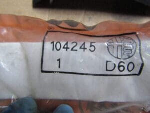 104245 MOSTRINA SUPPORTO ALFASUD ALFA 33 NUOVO ORIGINALE - immagine 3