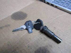 60509145 BLOCCHETTO SERRATURA CASSETTO PORTA OGGETTI ALFA 164 NUOVO ORIGINALE