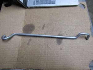 60525927 ASTA COFANO ANTERIORE ALFA 33 NUOVO ORIGINALE