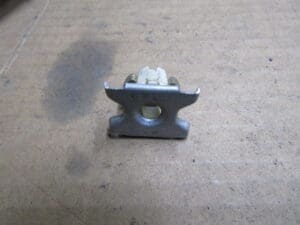 7623058 BLOCCHETTO FISSAGGIO PARAFANGO ANTERIORE ALFA 145 146 155 NUOVO ORIGINALE