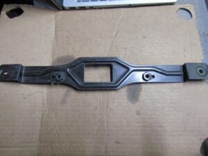 60609909 STAFFA SUPPORTO 3° STOP ALFA 145 NUOVO ORIGINALE