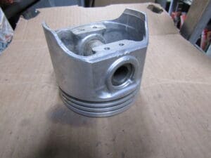 60750647 PISTONE ALFA 33 CLASSE B  NUOVO ORIGINALE