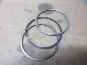 60737086 SERIE FASCIE x 1 PISTONE ALFA 75 2.0 TD NUOVO ORIGINALE