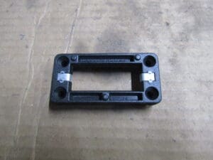 60507747 PIASTRINA RIVESTIMENTI INTERNI ALFA  75 164 NUOVO ORIGINALE