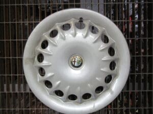 60629403 COPRI CERCHIO ALFA 145 146 LOGO COLORATO NUOVO ORIGINALE