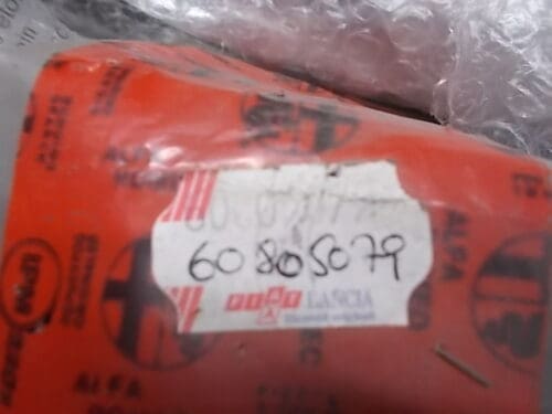 60805079 TAPPO BASAMENTO ALFA 156 NUOVO ORIGINALE - immagine 3