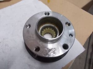 82469109 MOZZO RUOTA POSTERIORE ALFA 164 NUOVO ORIGINALE