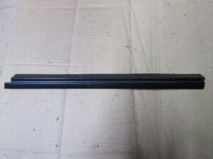 60505554 PROFILATO DX MONTANTE PORTA ANTERIORE ALFA 33 NUOVO ORIGINALE