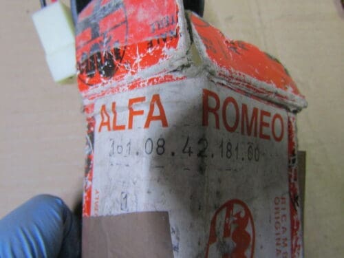 161084218100 PLAFONIERA ABITACOLO ALFA 90 NUOVO ORIGINALE - immagine 3