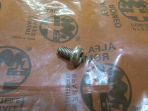60618522 VITE FISSAGGIO PULEGGIA POMPA ACQUA ALFA 155 164 2.5 TD NUOVO ORIGINALE