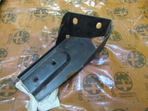 60732015 STAFFA PARAURTI POSTERIORE DX ALFA GTV NUOVO ORIGINALE