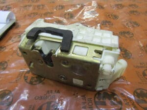 60612676  SERRATURA PORTA POSTERIORE SX ALFA 155 NUOVO ORIGINALE