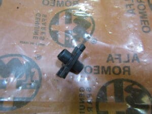 105923 MOLLETTA SOTTOPORTA ALFASUD ALFA 33 NUOVO ORIGINALE
