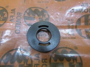 60809467 BOTTONE FISSAGGIO TAPPETO  ALFA SPIDER   GTV NUOVO ORIGINALE