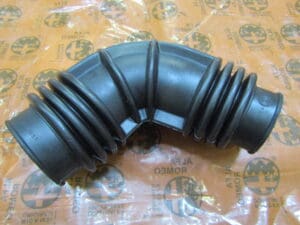 60507651  MANICOTTO RIGIDO FILTRO ARIA ALFA 75 2.4 / 164 2.5 TD NUOVO ORIGINALE